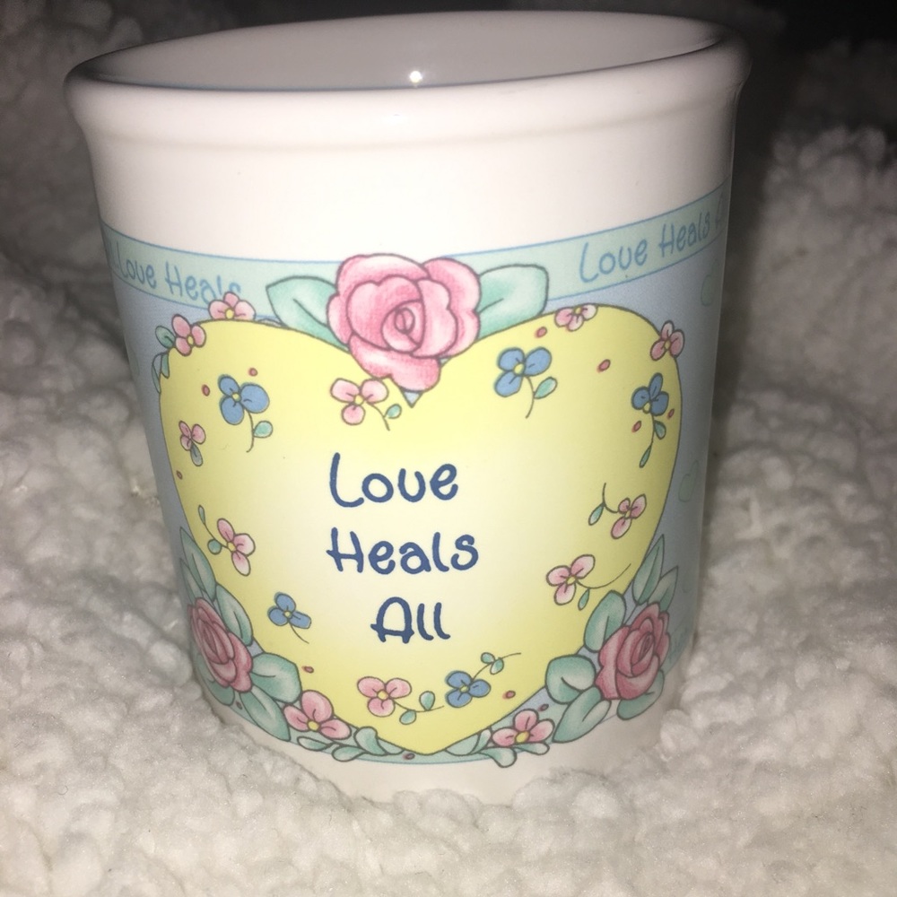 Precious Moments Vintage Love Heals All Coffee Mug - Picture 2 of 3